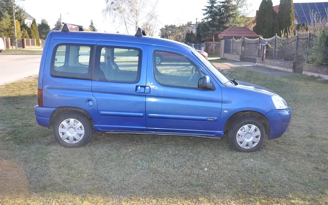 Citroen Berlingo cena 9000 przebieg: 211000, rok produkcji 2006 z Sochaczew małe 46